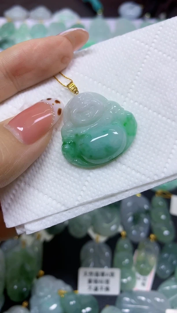 颈饰18K金镶嵌翡翠天然翡翠A货