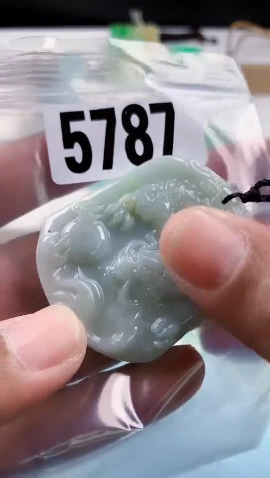 【闪购商品】翡翠挂件未镶嵌天然翡翠吊坠挂件