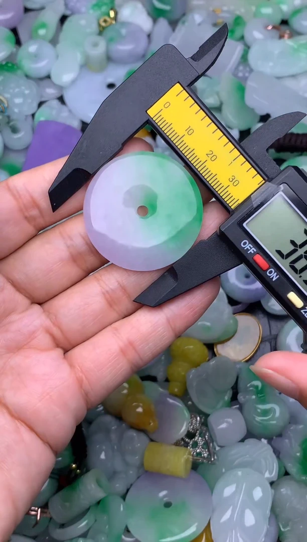 翡翠未镶嵌颈饰天然缅甸翡翠吊坠