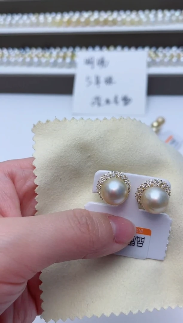 【闪购商品】海水珍珠耳饰银S925镶嵌A9