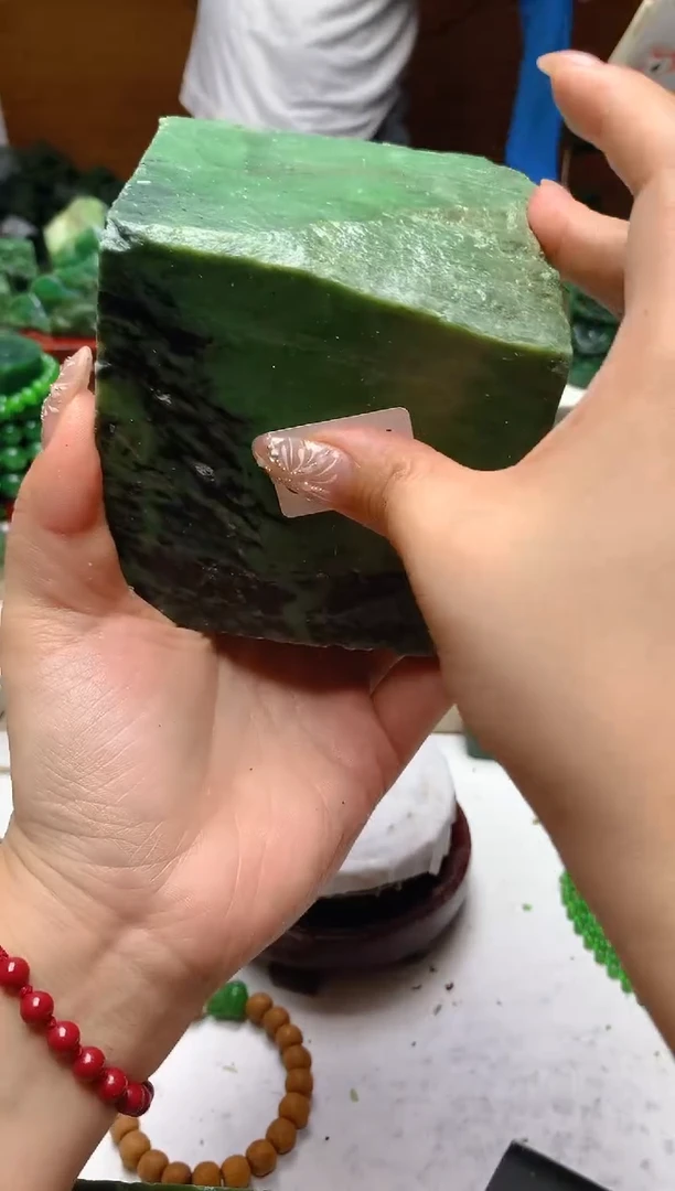 未镶嵌和田玉（碧玉）珠宝半成品1