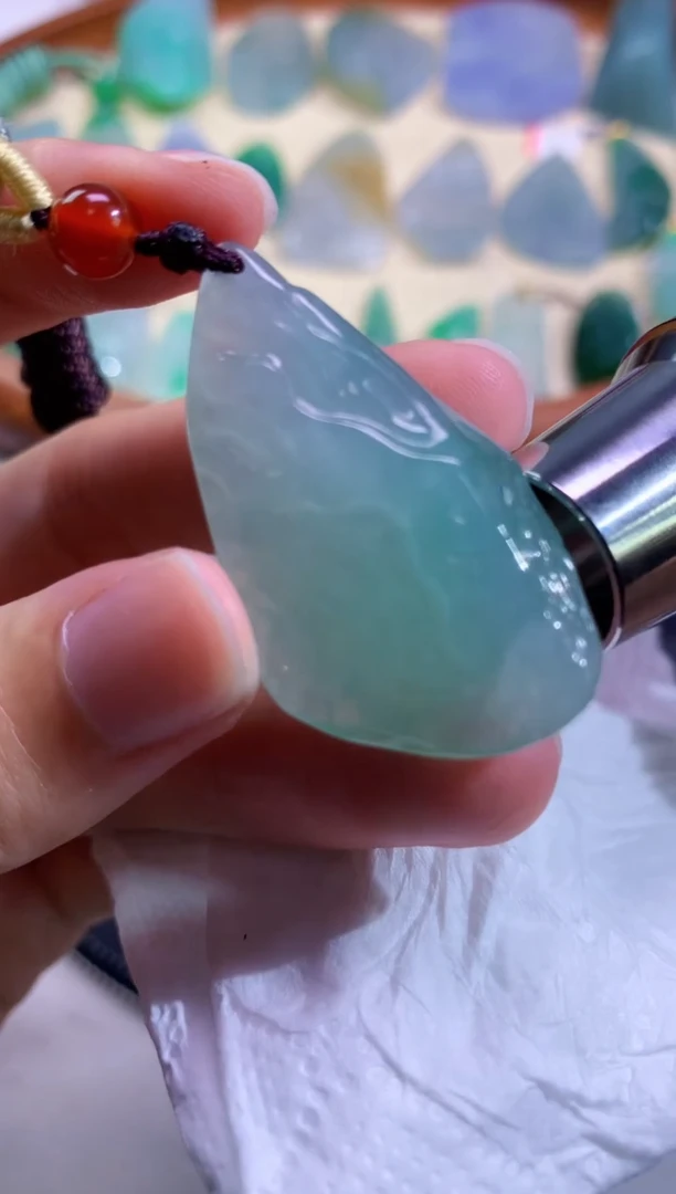 颈饰未镶嵌翡翠