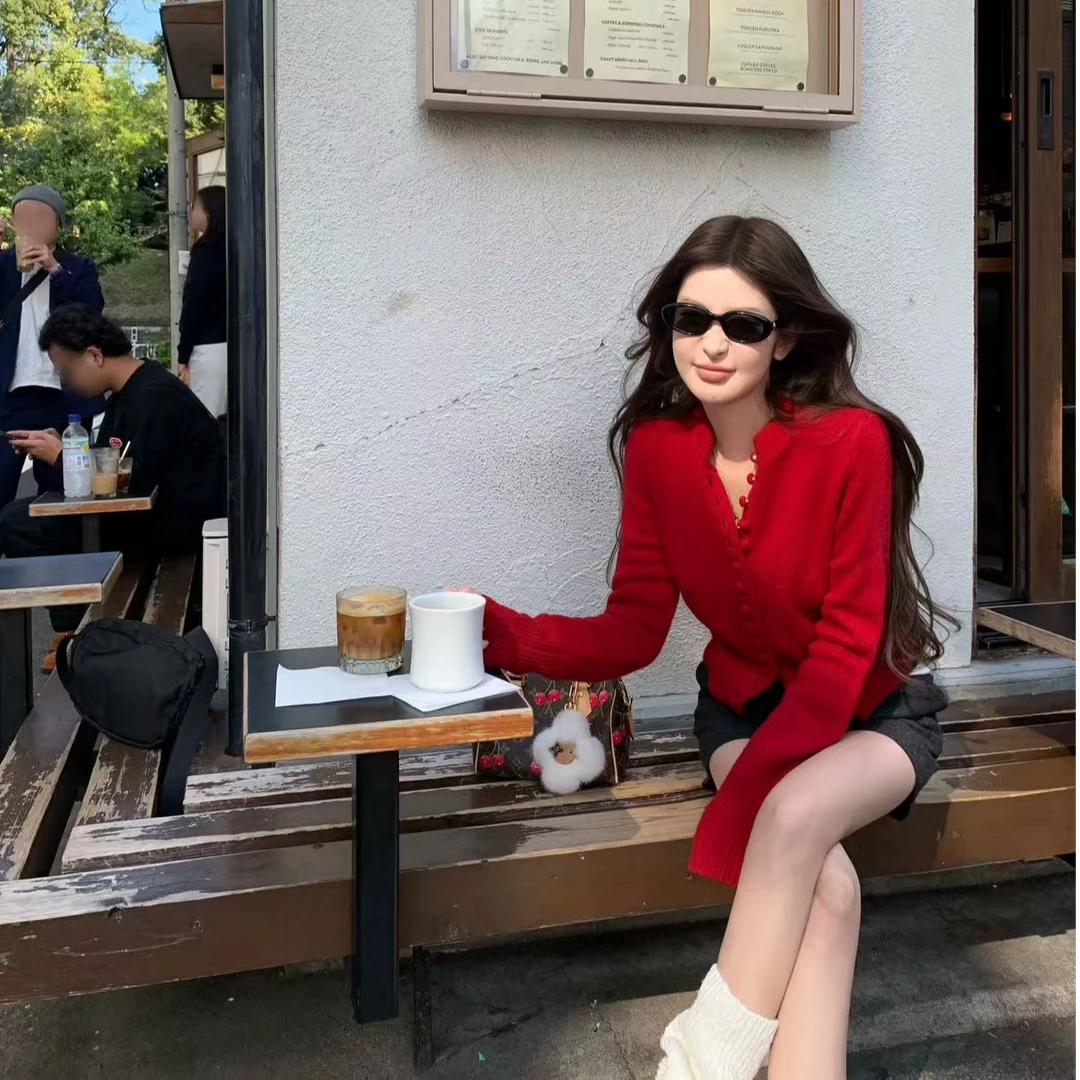 韩系慵懒风复古红色长袖针织开衫女秋冬2025新款减龄百搭外套上衣