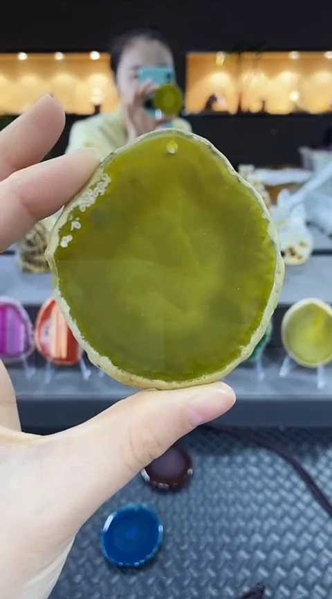 未镶嵌颈饰玛瑙/玉髓静*?玛瑙