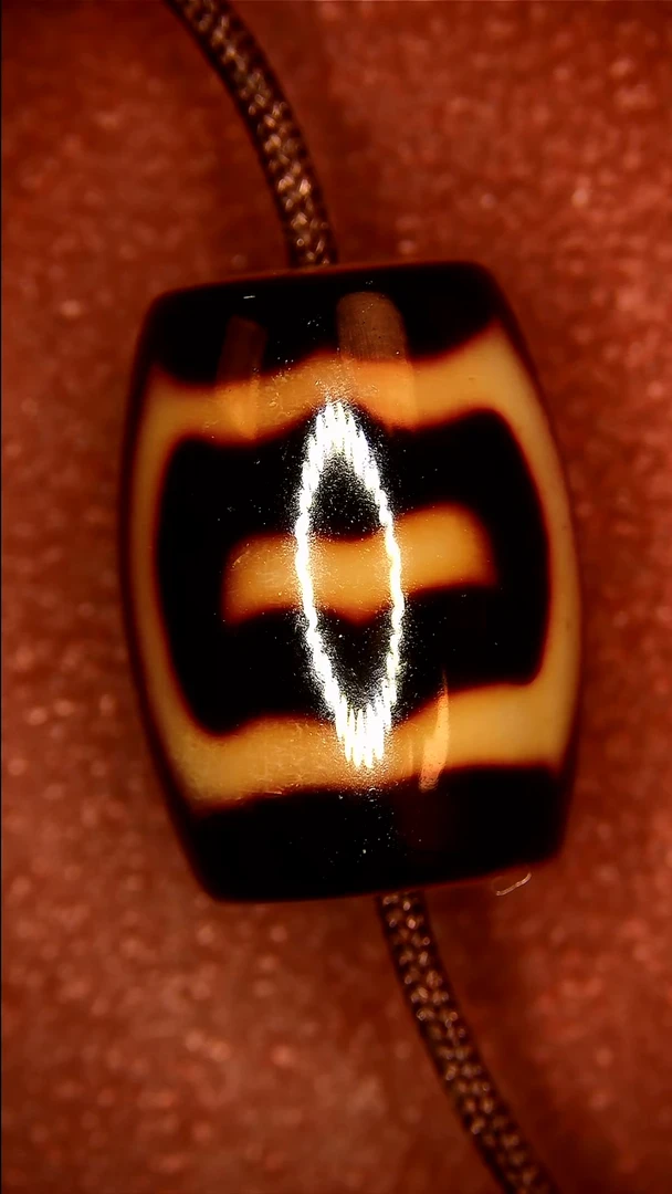 未镶嵌玛瑙/玉髓珠宝半成品放漏黑金大鹏天珠10*13