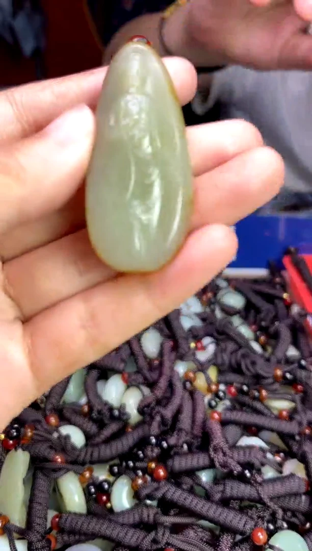 未镶嵌和田玉挂件1