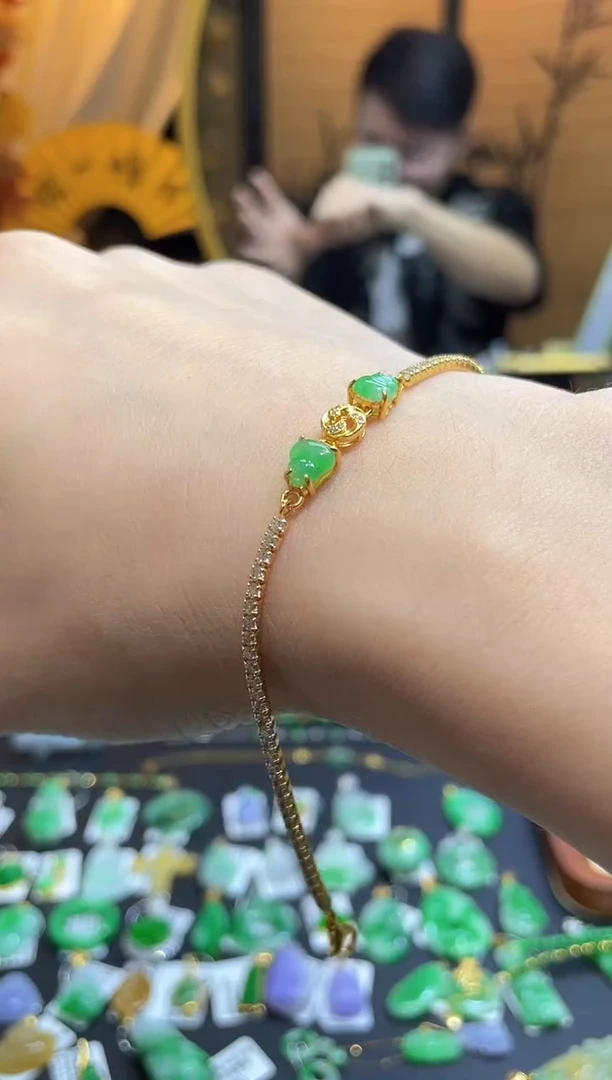 颈饰未镶嵌翡翠手链