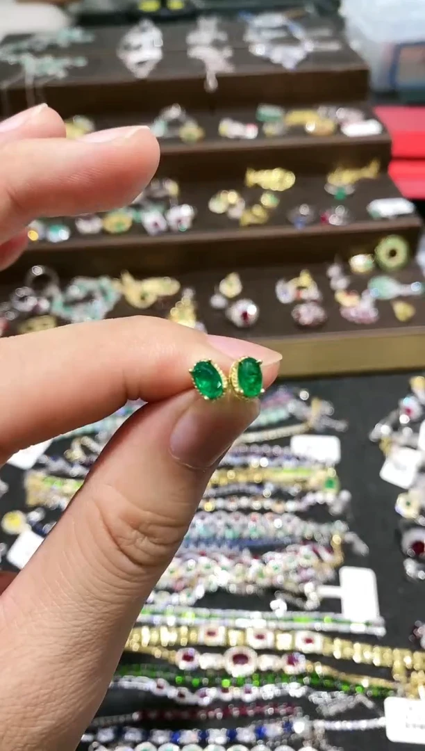 【闪购商品】祖母绿耳饰银S925镶嵌耳钉