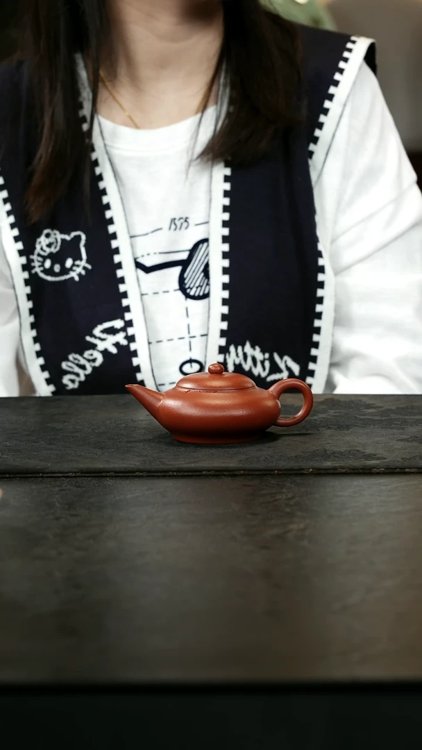 茶壶紫砂壶小生全手朱泥扁水平底部刻绘120cc