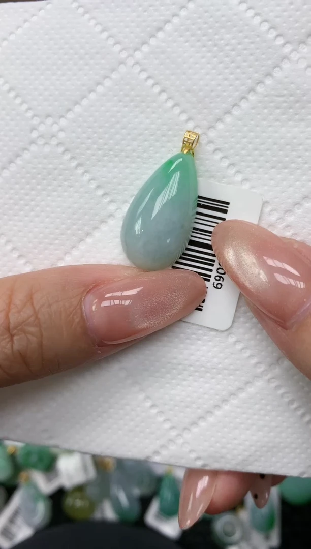 颈饰18K金镶嵌翡翠11111111111