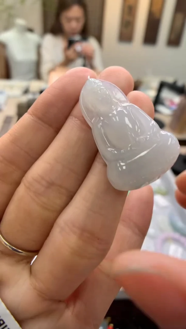 颈饰未镶嵌翡翠观音