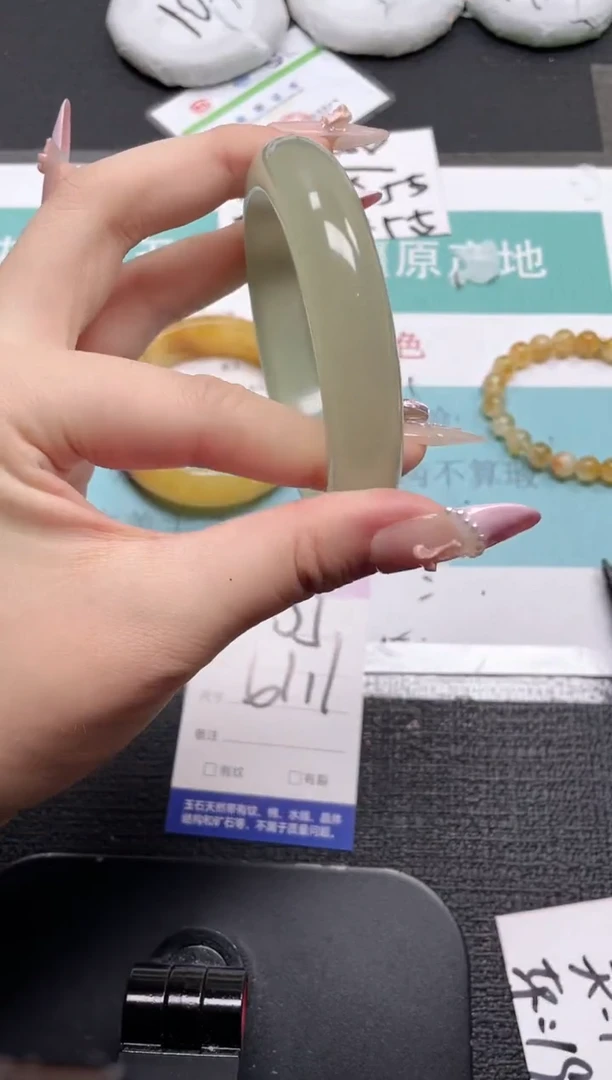 未镶嵌手镯石英质玉55-61