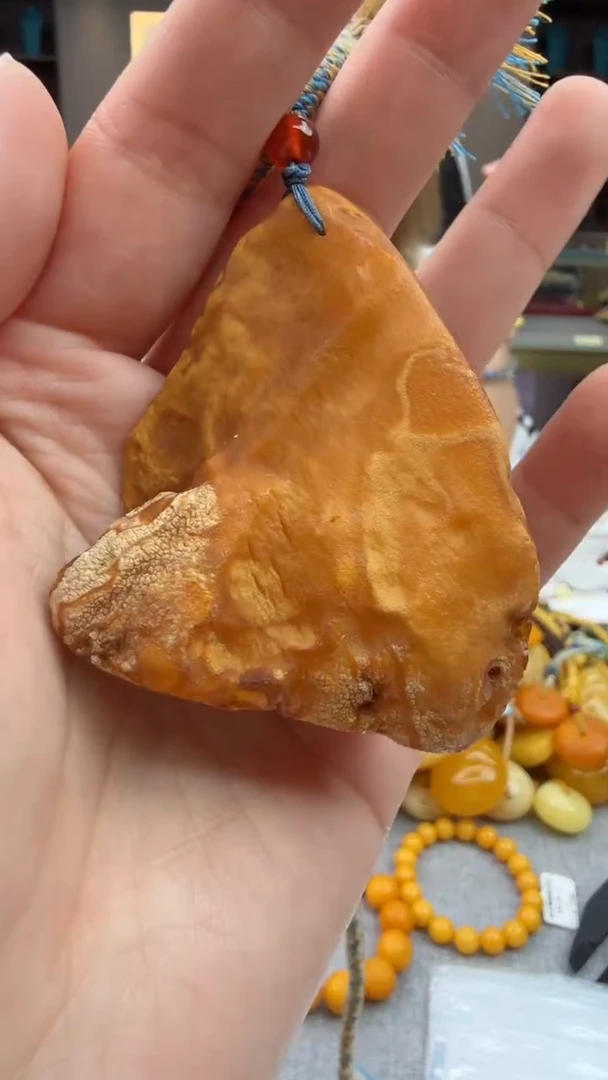 琥珀颈饰未镶嵌79秒拍号 假一罚三