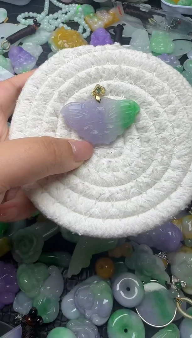 颈饰未镶嵌翡翠缅甸翡翠吊坠