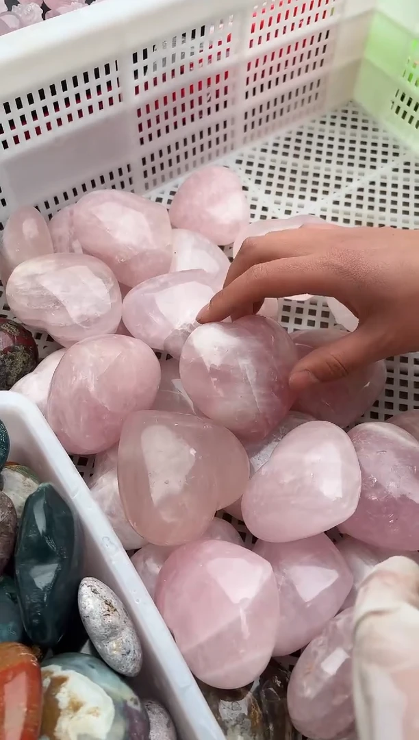 【闪购商品】水晶摆件未镶嵌粉水晶爱心多样性发一个