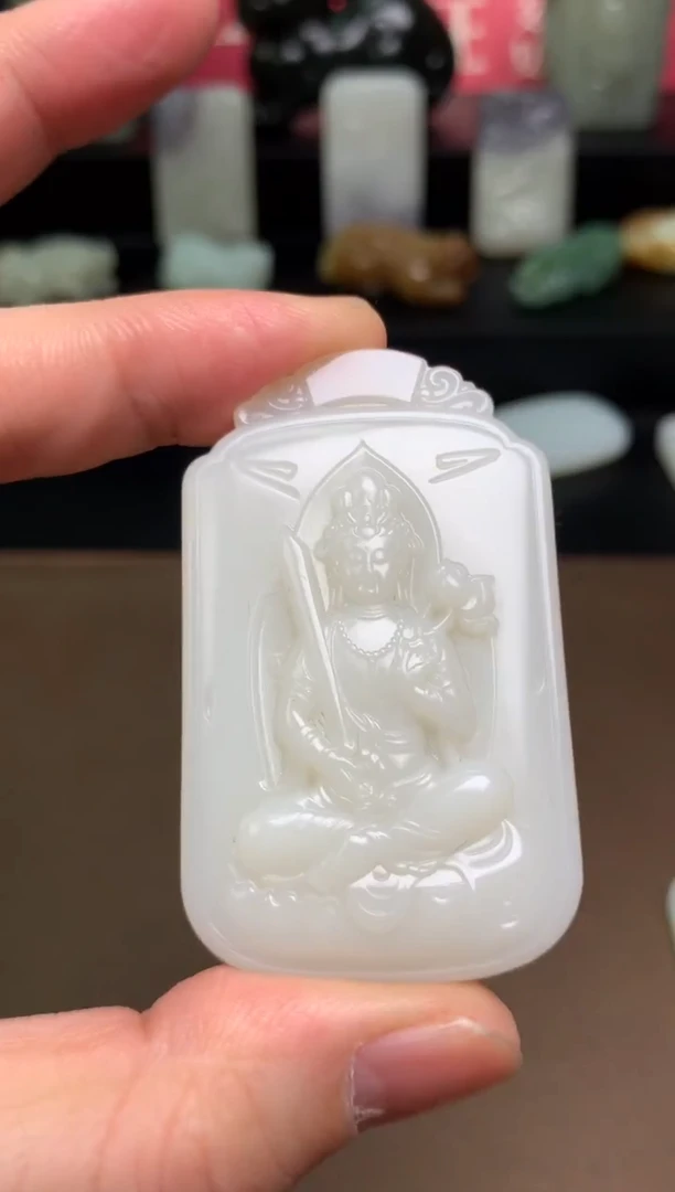 颈饰未镶嵌和田玉16 通