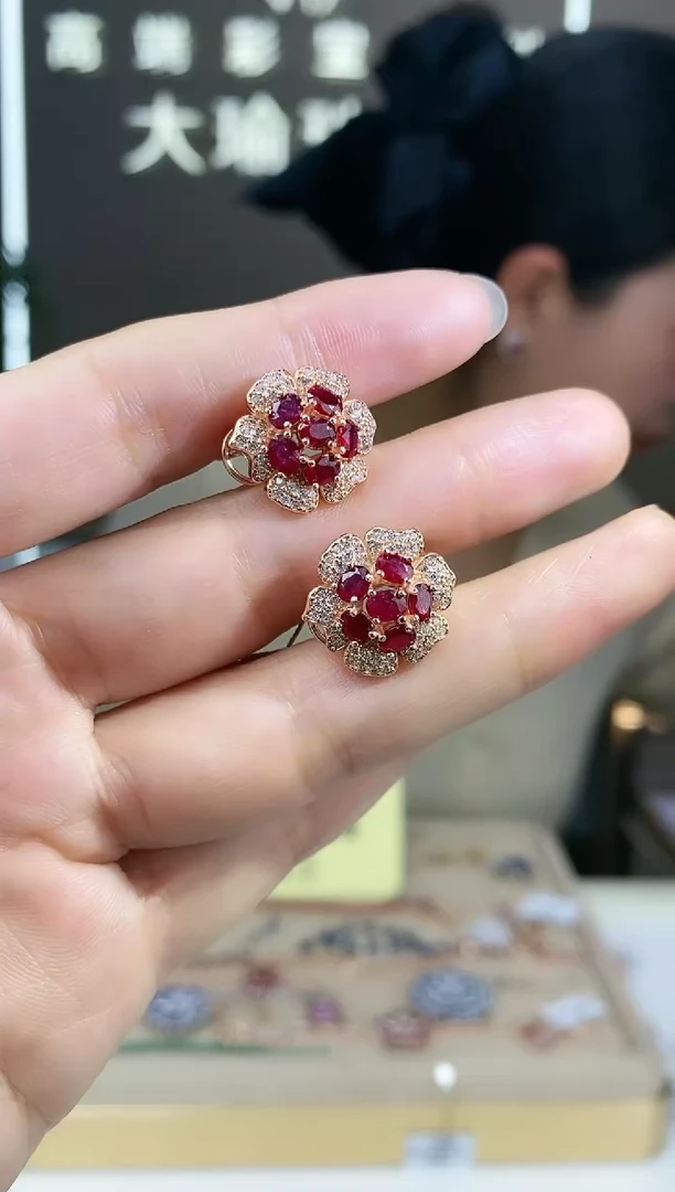 【闪购商品】红宝石耳饰银S925镶嵌耳饰