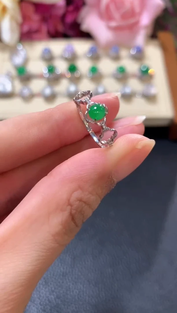 18K金镶嵌戒指翡翠z6