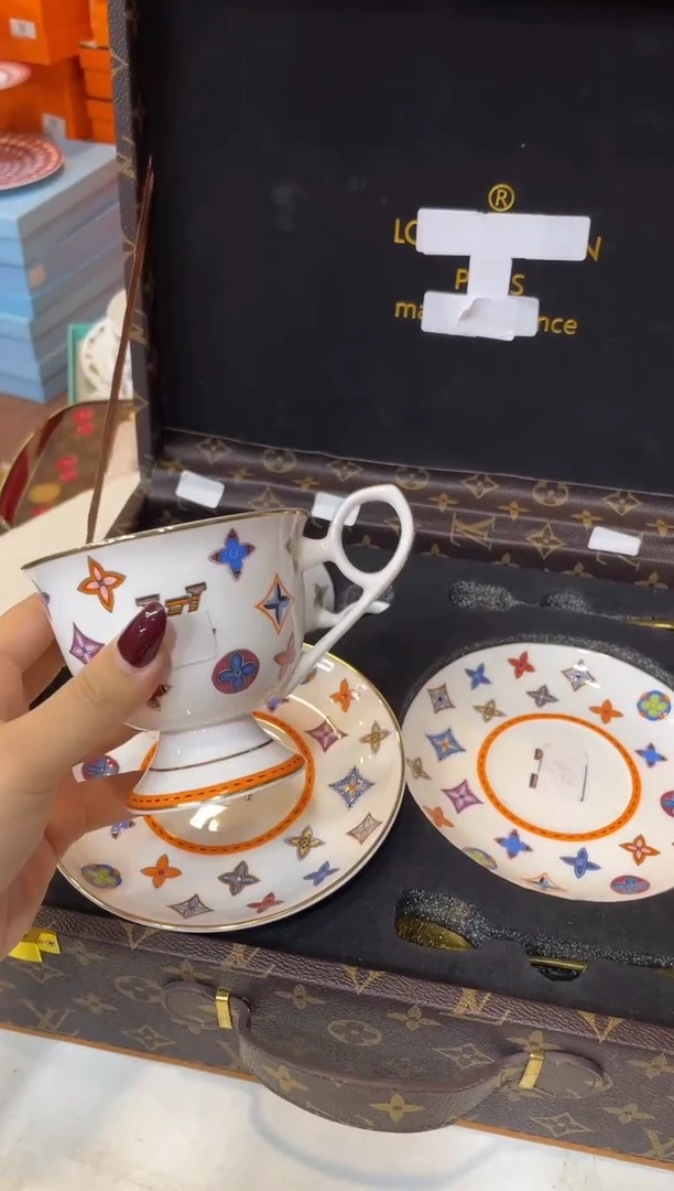 杯鸿辉家品牌瓷器，京东包邮！