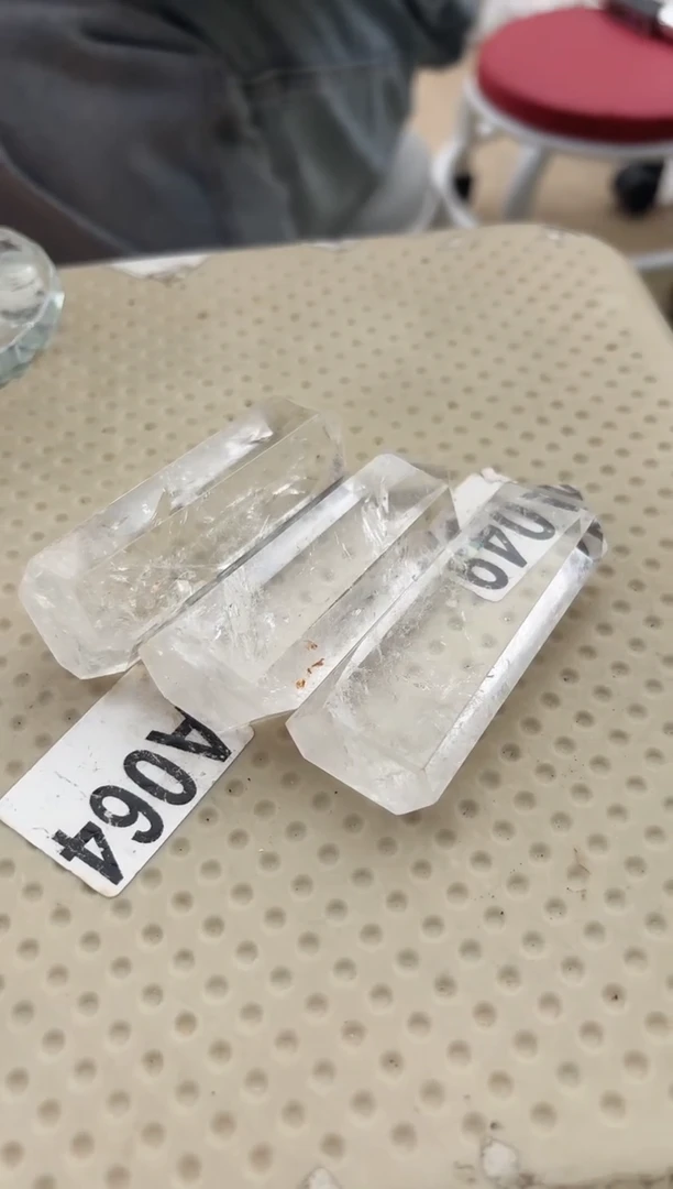 【闪购商品】摆件未镶嵌水晶白水晶柱子多样性发一个  445