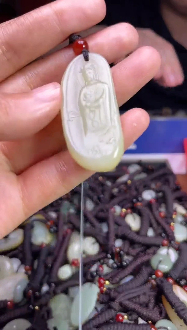 未镶嵌和田玉挂件1