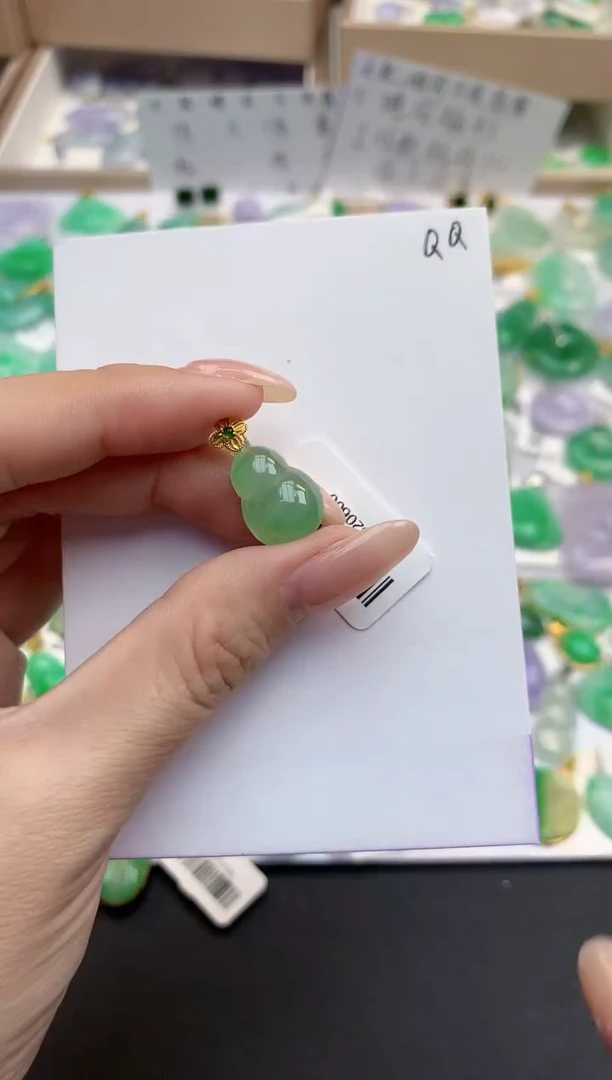 颈饰18K金镶嵌翡翠天然缅甸A货翡翠