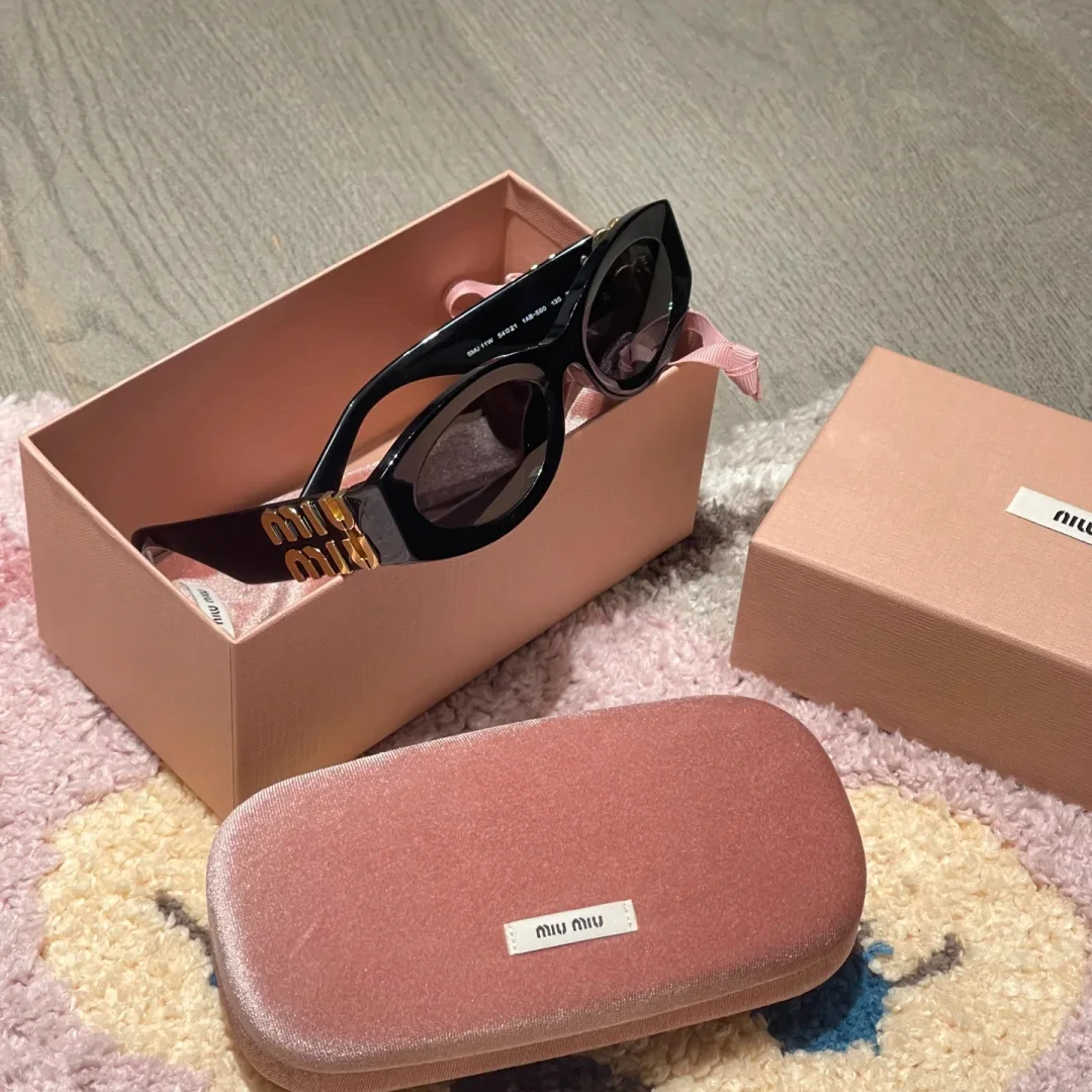 95新 MIU MIU/缪缪 東区-黑框墨镜/62897