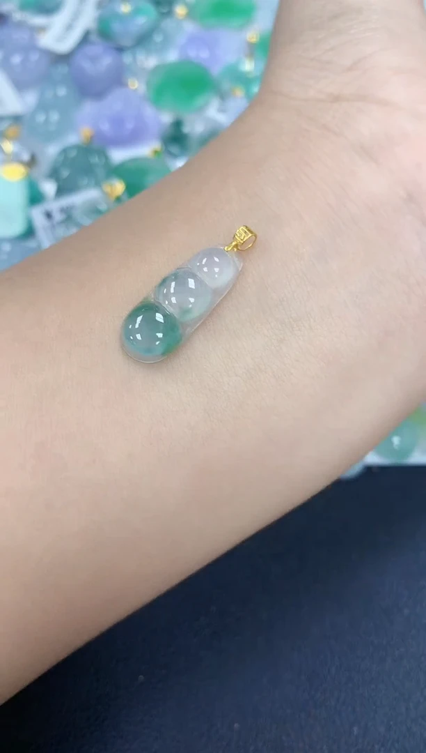 颈饰18K金镶嵌翡翠a货假一赔三支持复检百元上9元证书费自理