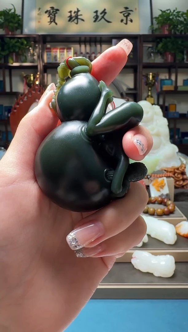 和田玉未镶嵌把件szq