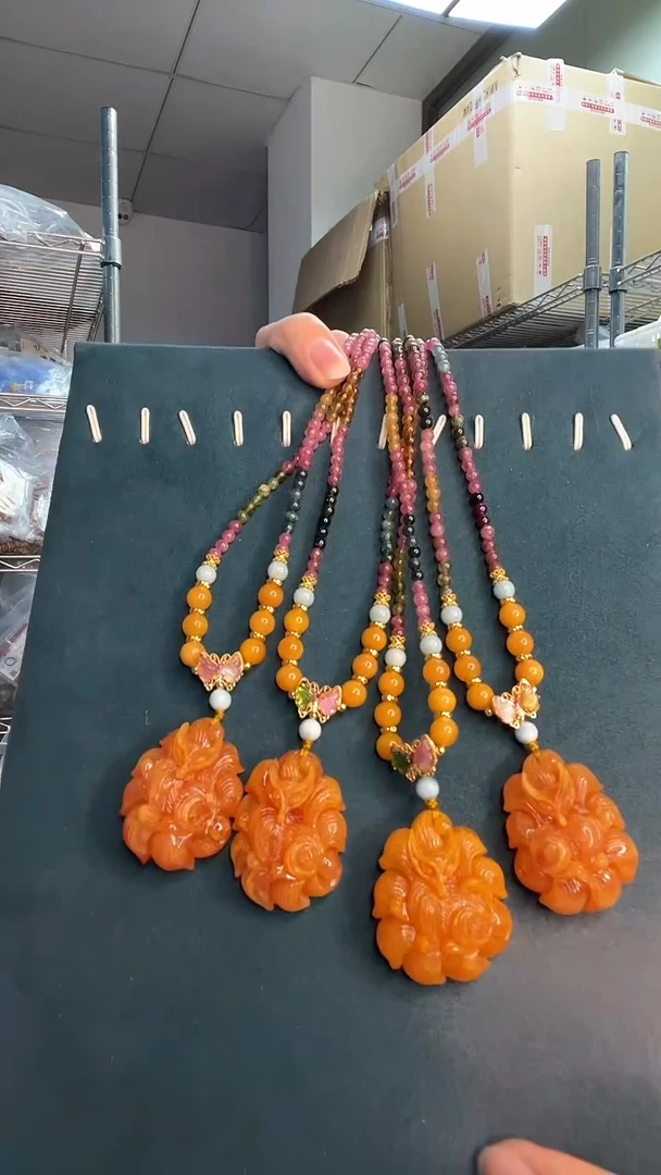 未镶嵌琥珀裸石A1263多样性发其一