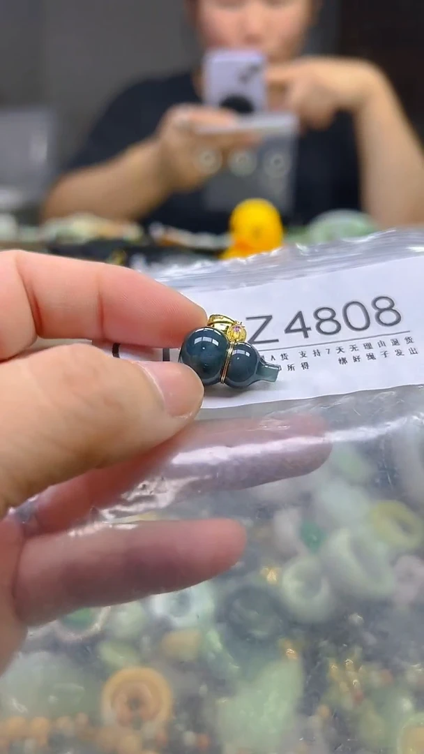 翡翠未镶嵌颈饰/Z/翡翠A货,一件也是批发价