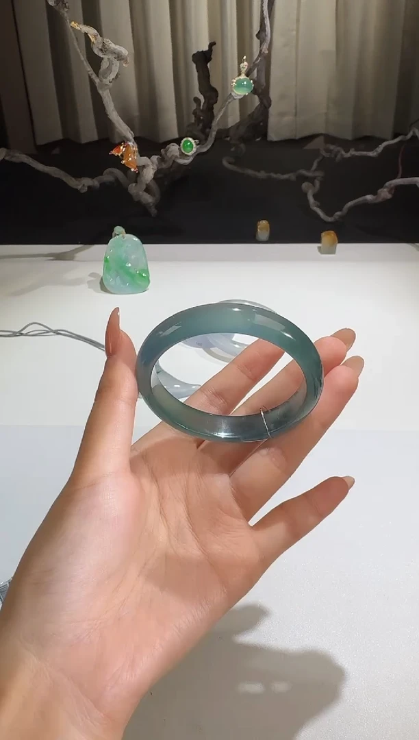 【闪购商品】翡翠手镯未镶嵌【鑫鑫】