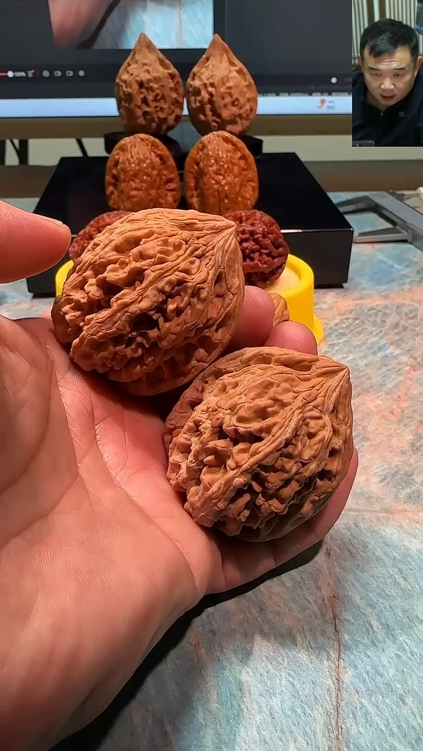 吊坠文玩核桃大姑石43