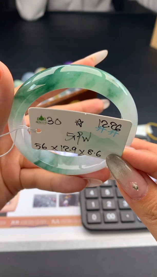 未镶嵌手镯翡翠翡翠自带#送人#，假一赔三