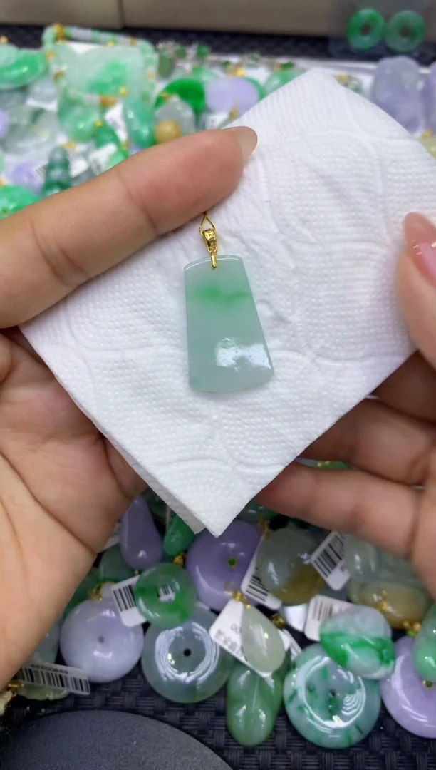 颈饰未镶嵌翡翠天然缅甸A货翡翠