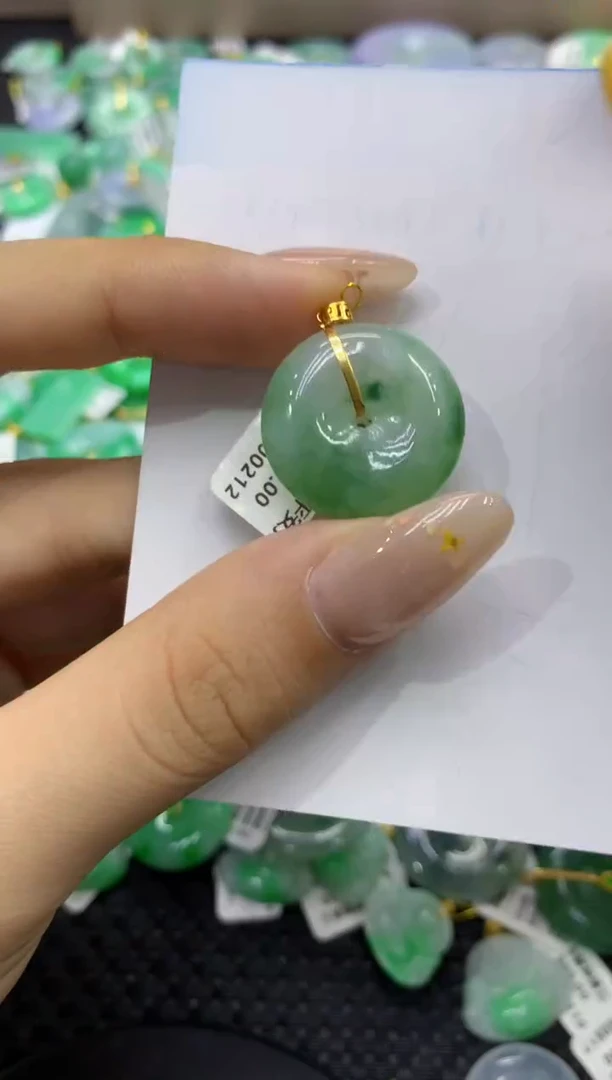 颈饰18K金镶嵌翡翠天然缅甸翡翠A货