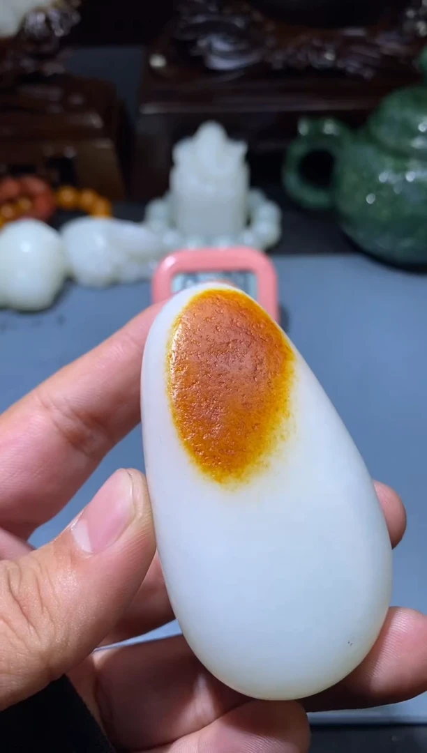 未镶嵌和田玉把件杨****.和田玉