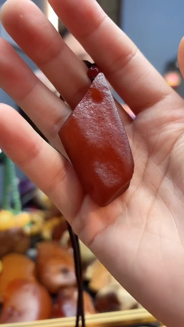 琥珀颈饰未镶嵌吊坠