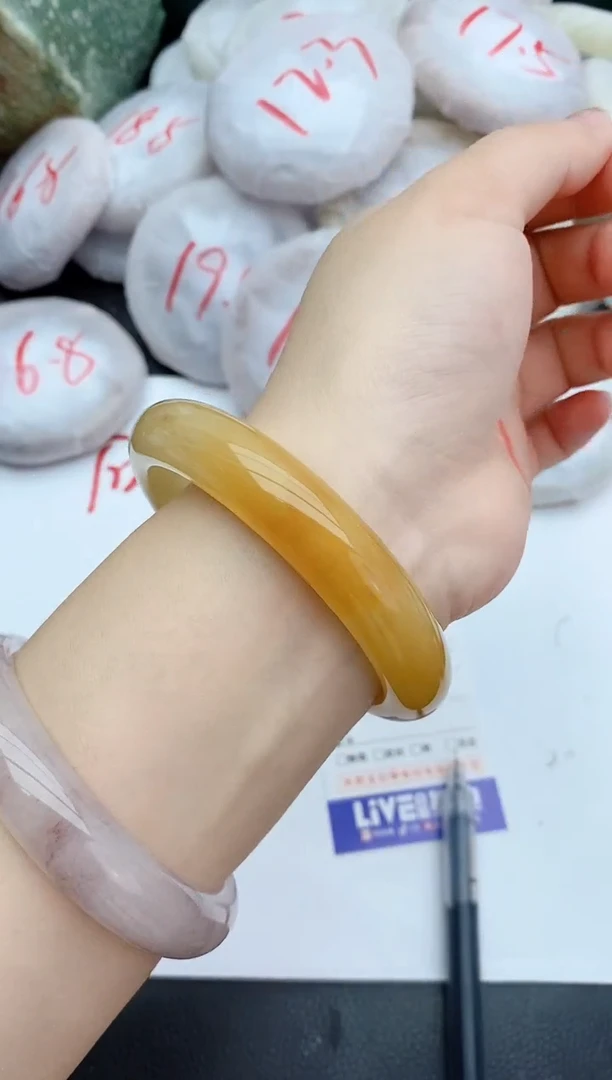 石英质玉手镯未镶嵌139+61/62