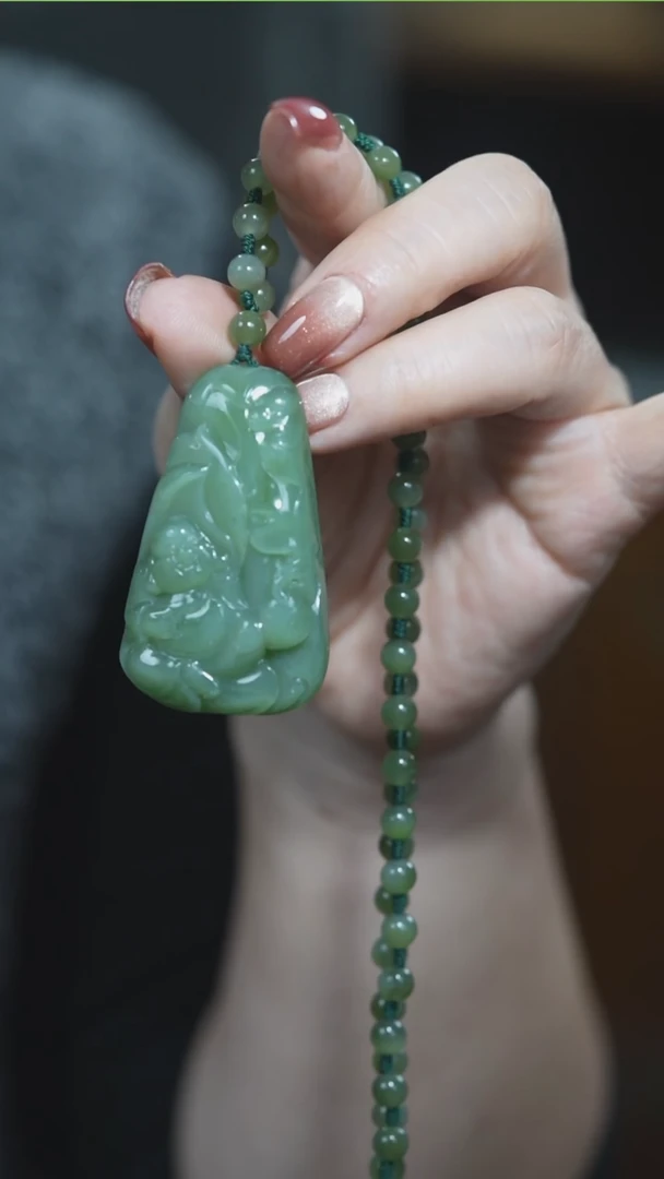 颈饰未镶嵌和田玉（碧玉）佛公