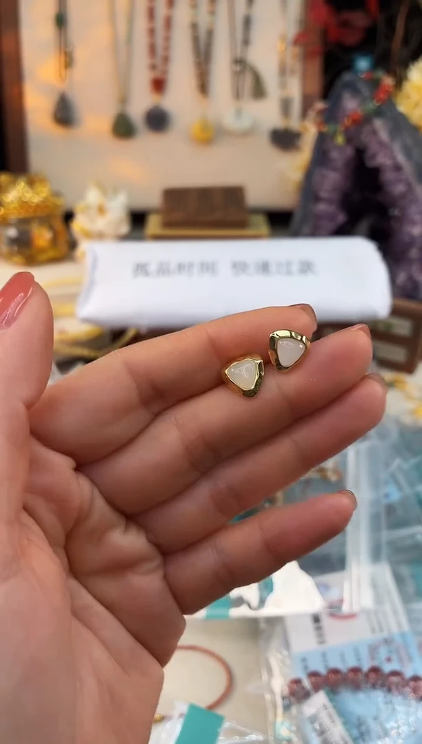 未镶嵌和田玉手饰@@F086D019063