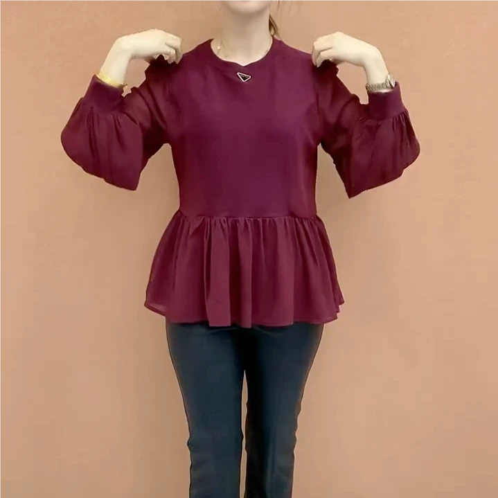 时尚圆领长袖小衫女2025春季新款宽松遮肚子别致百搭减龄打底衫