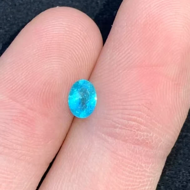 0.41克拉巴西帕拉伊巴碧玺GIA霓虹蓝