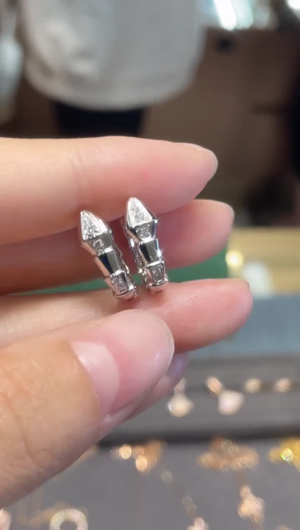 【闪购商品】钻石耳饰18K金镶嵌H灵蛇钻石耳包