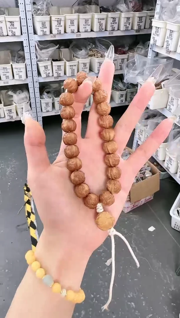 猴头核桃吊坠S-C630205