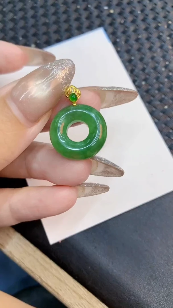 颈饰未镶嵌翡翠1
