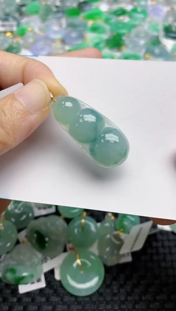 翡翠18K金镶嵌颈饰天然A货翡翠