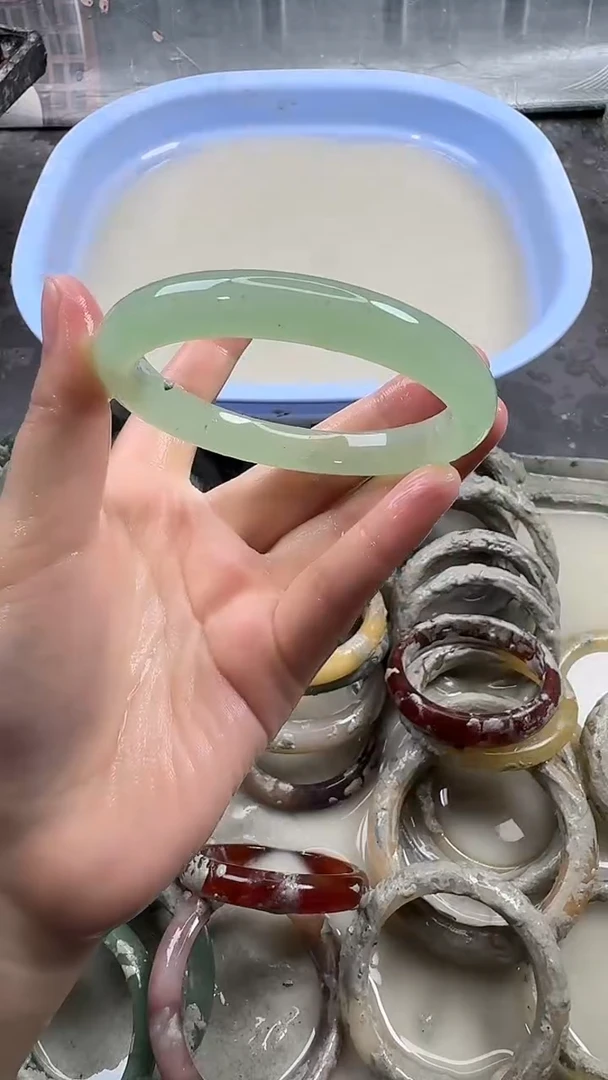 未镶嵌手镯石英质玉21 65