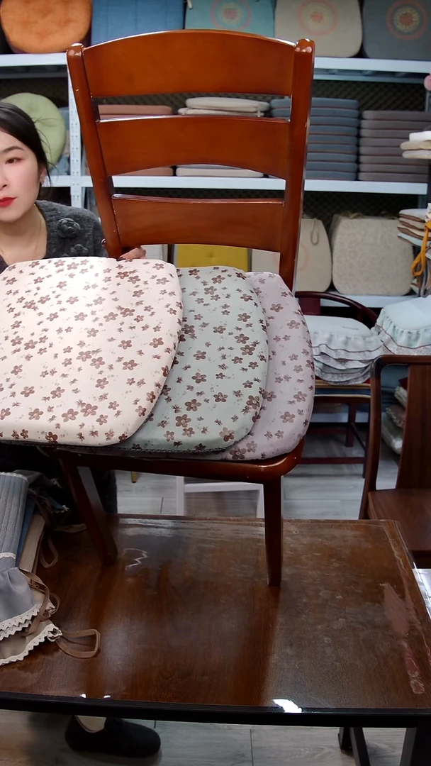 布布碎花记忆棉：灰色2个 绿色1个 米色1个