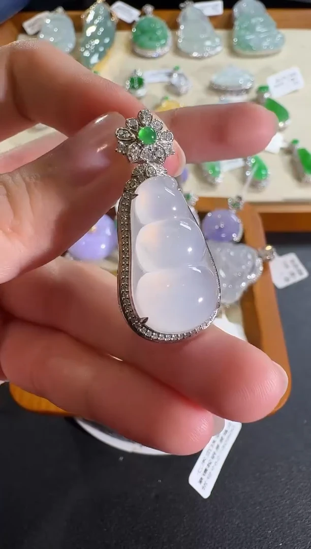 【闪购商品】翡翠吊坠(不含链)18K金镶嵌【源头工厂】钻石镶嵌
